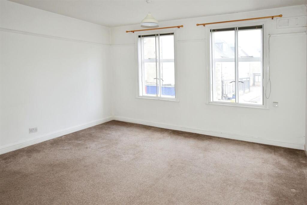 Lounge/bedroom