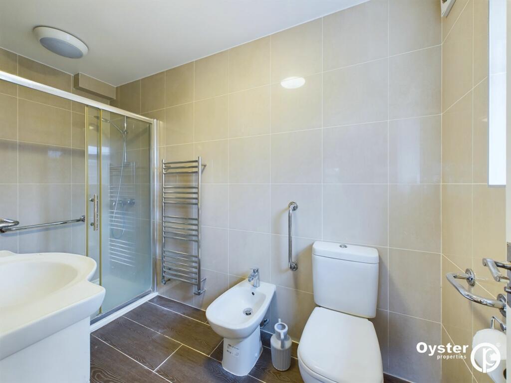 En-Suite Bathroom