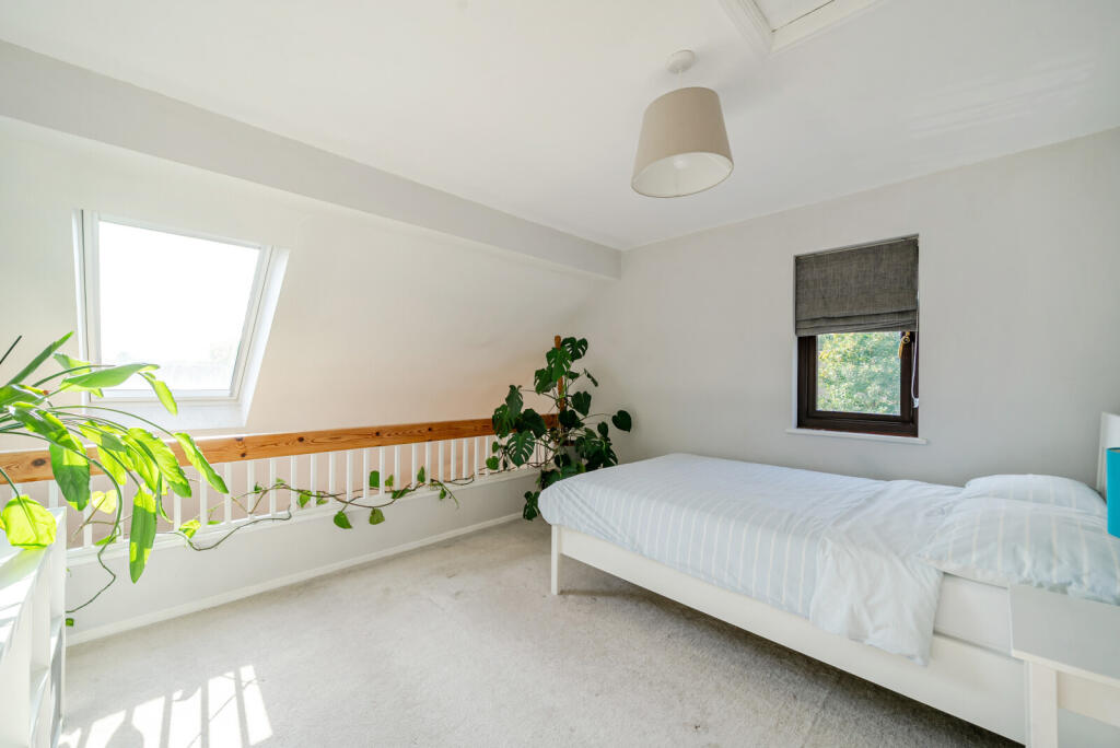 1340720-8-689ef48...