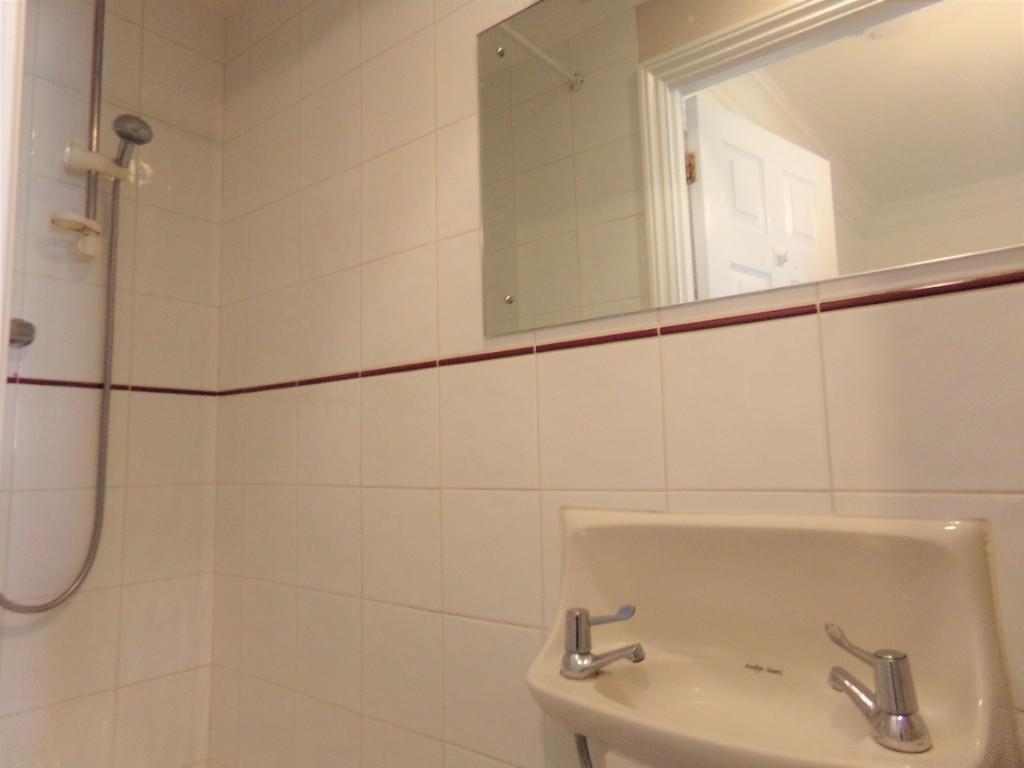Shower Room - 2nd Fl