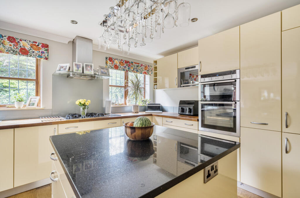 1326749156878f57e5945e