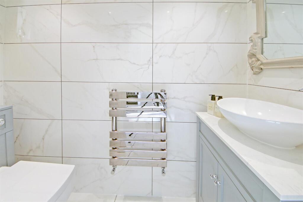 Downstairs WC.jpg