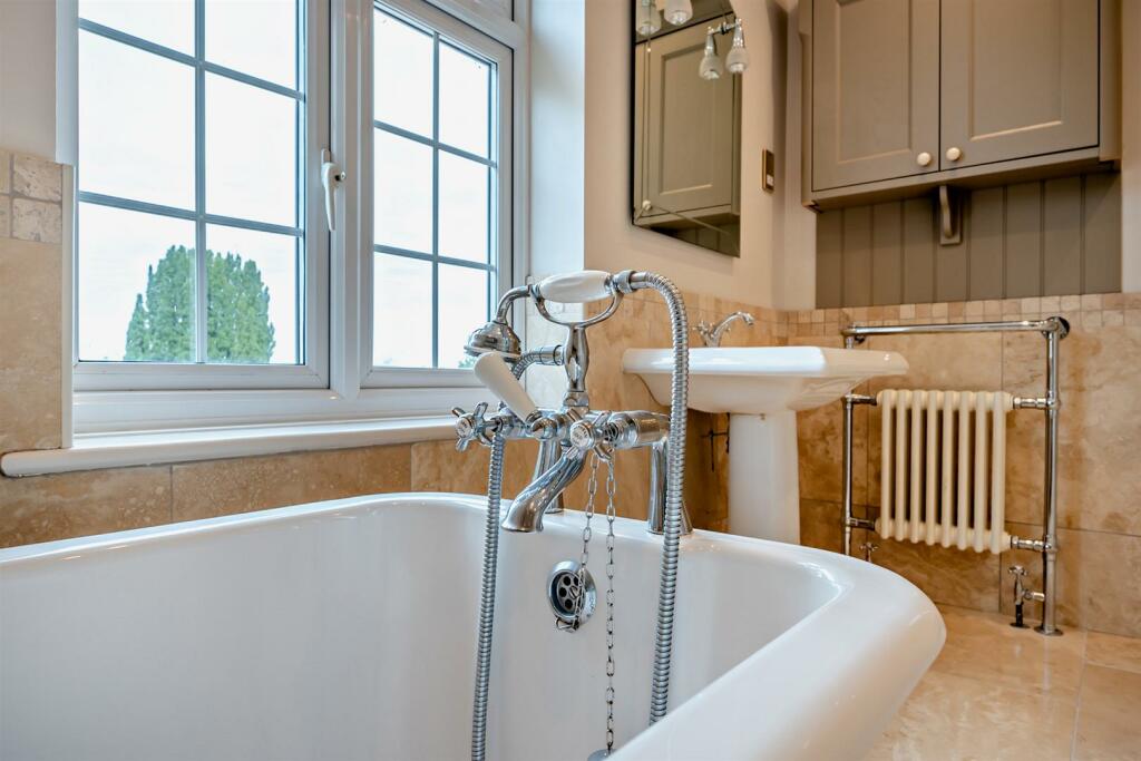 8590830-interior41-800.jpg