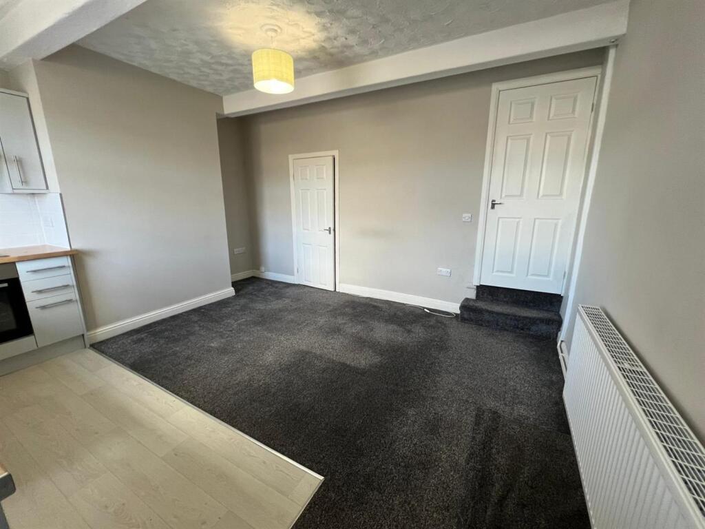 LIVING ROOM.jpeg