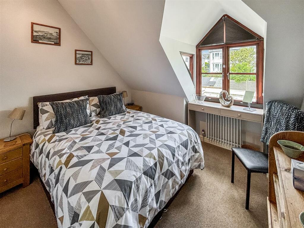 Bedroom 2 2_.jpg