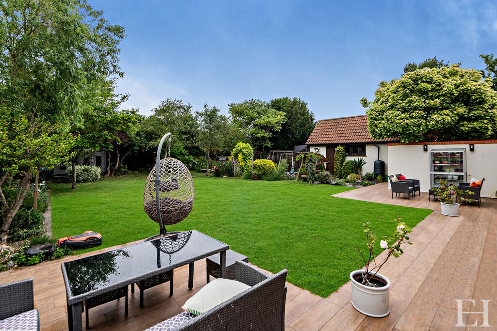 8647171-exteriorW...