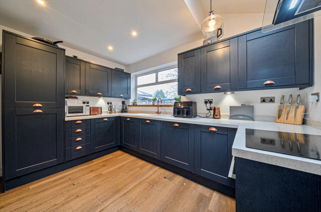 Kitchen - EweMove Sale