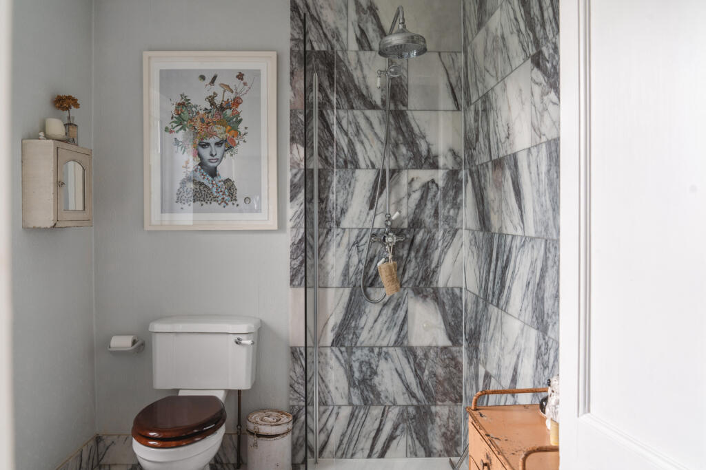 310800 - 84CranmoreLane_HighRes-22.jpg