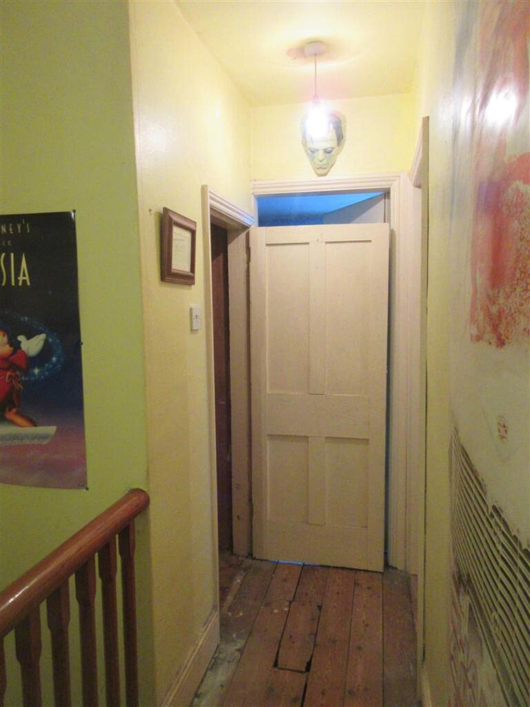 7 Hartshorne Rd Landing 5.jpg