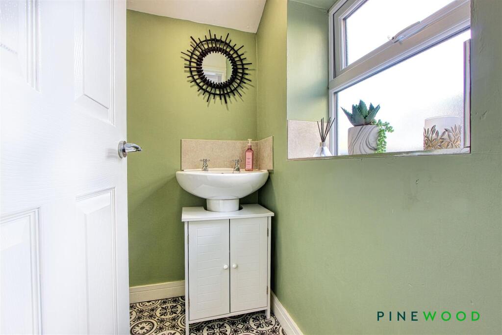 GROUND FLOOR WC