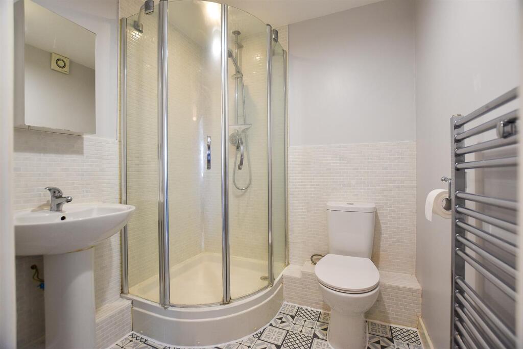 Shower Room.jpg
