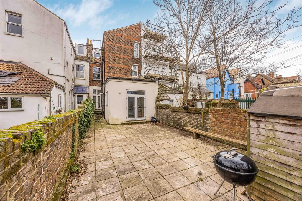 59 Waverley Road, Southsea-Small-PorticoMarketing-