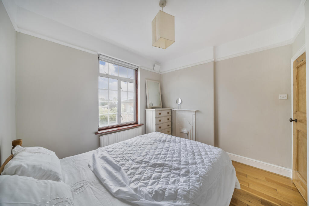 1359831-12-68d3df...