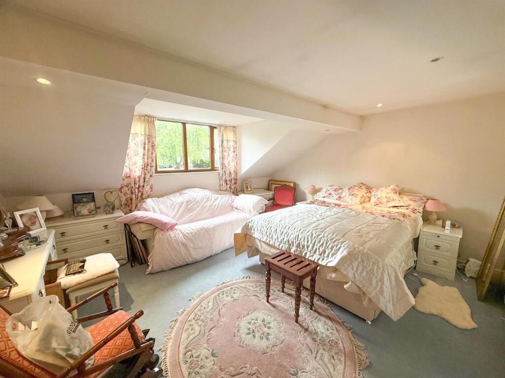 4 Bed Detached, Silsden