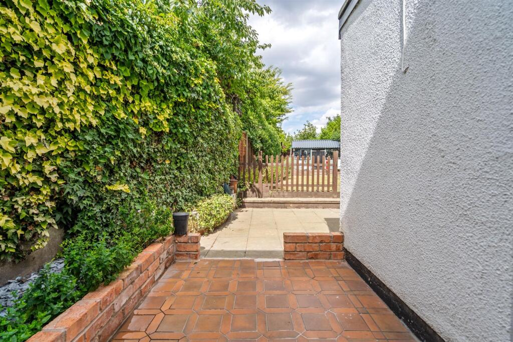 89 Ulverley Green Road_16.jpg