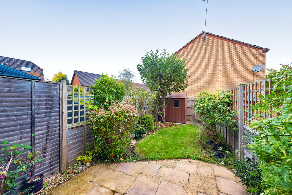 4 Thorburn Chase ...