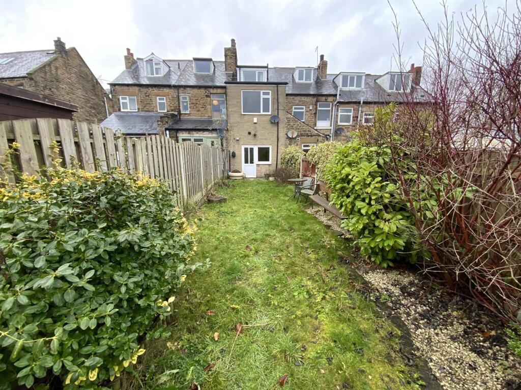 4 - rear garden.jpg