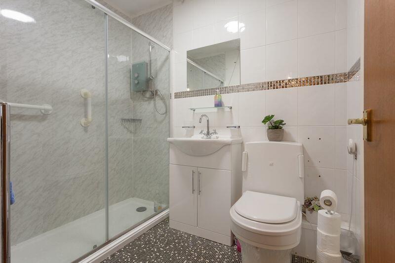 SHOWER ROOM