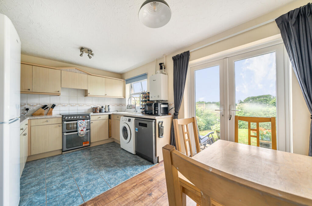 1315500-9-685c1c2...