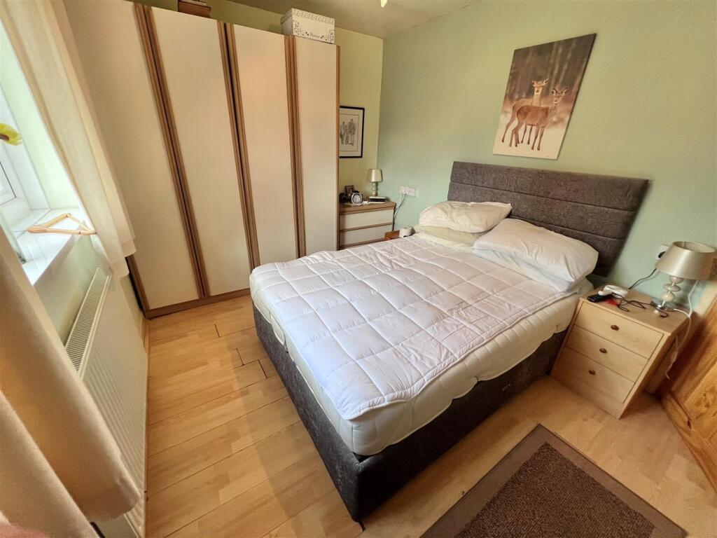 Bedroom 1.jpg