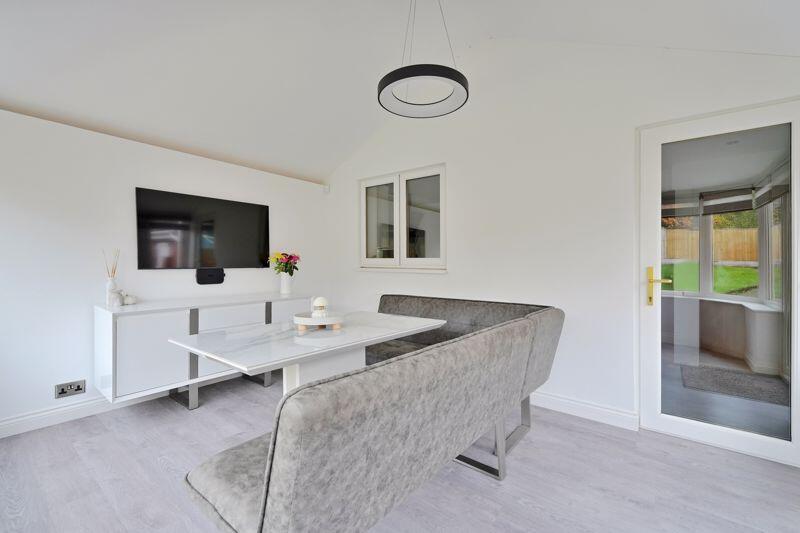 Garden / Dining Room 