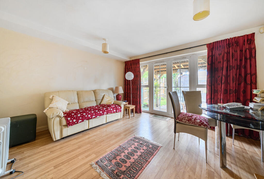 1304600-3-6843fd0...