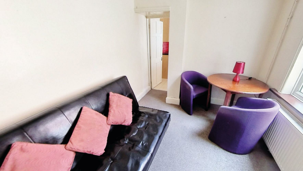 251 CLARENDON PARK RD-03.png