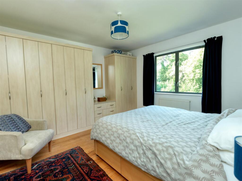 W4 Bed 3.jpg