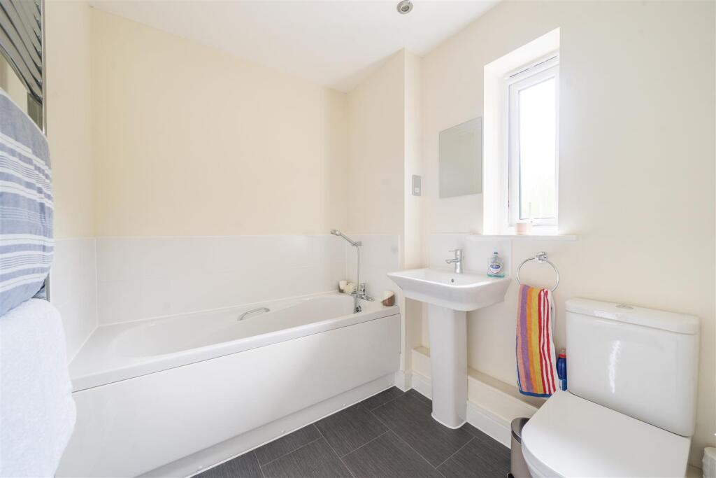 Longstem Bathroom.jpg