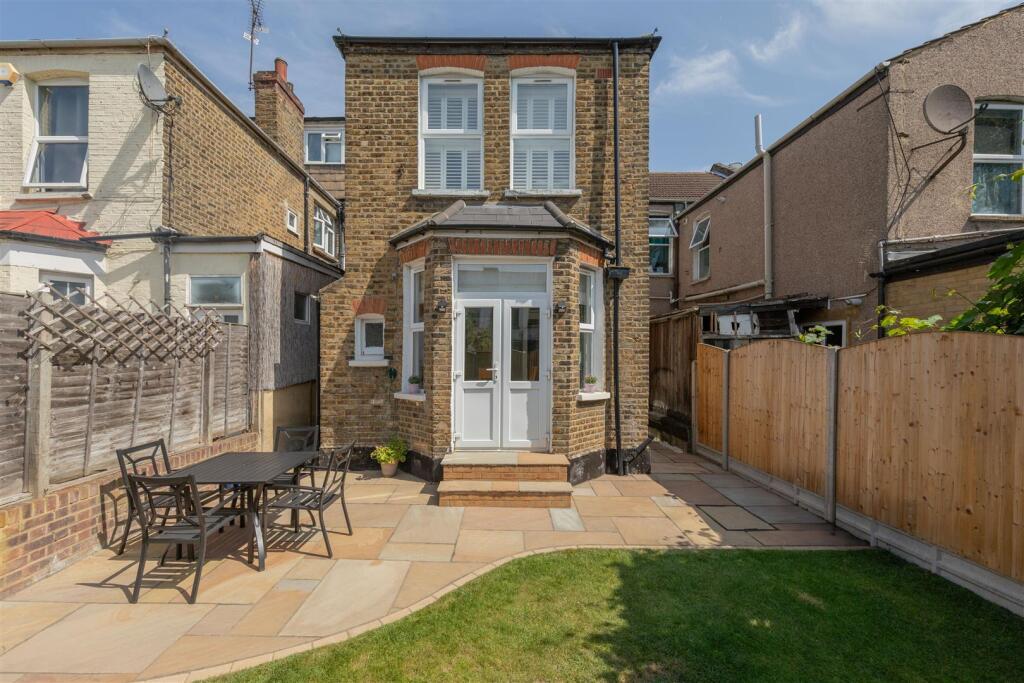 Francis Road, E10