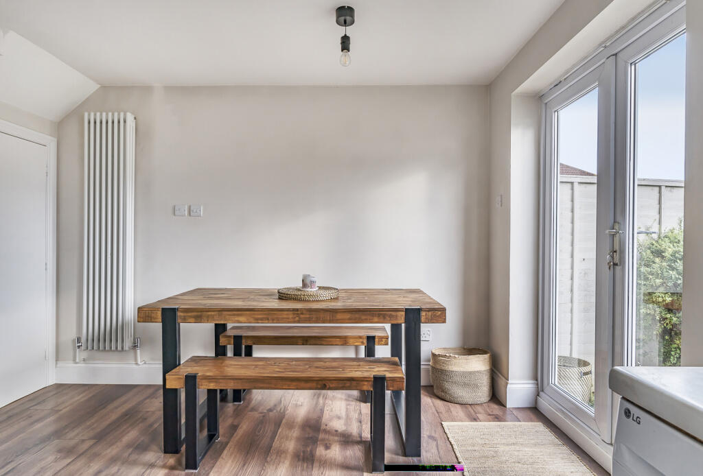 1355131-6-68c9978...