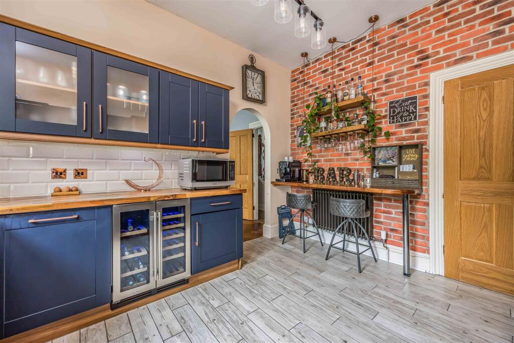 Flat 3, 38. Lennox Road North, Southsea-Small-Port