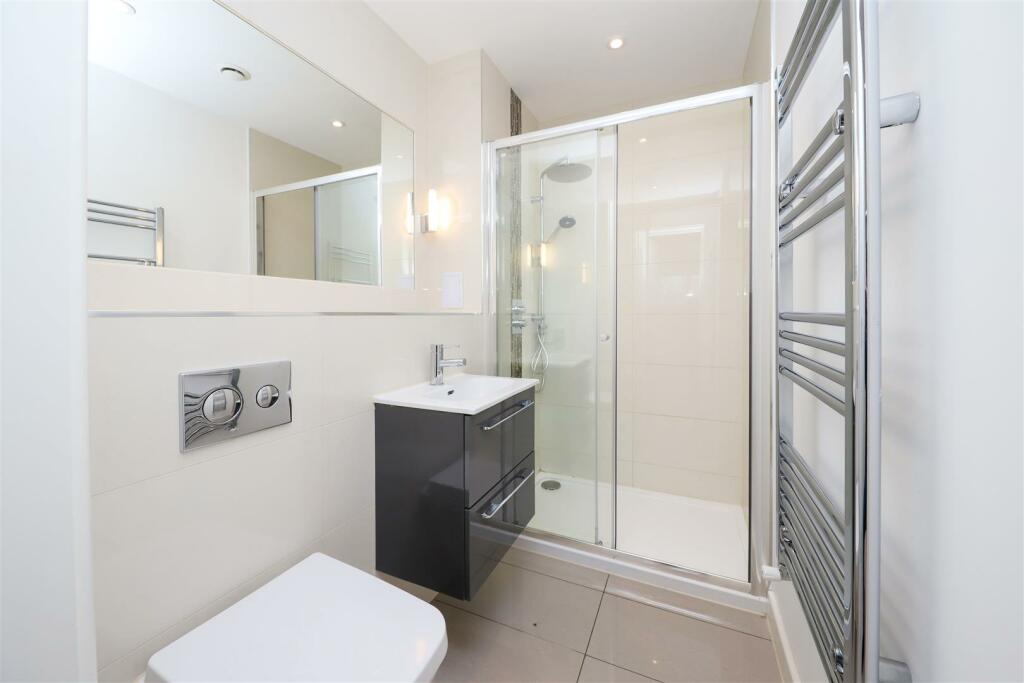 En-suite Bathroom