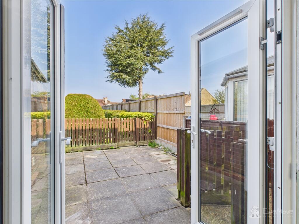 Garden- Mark Stephens EweMove Newmarket and Soham 