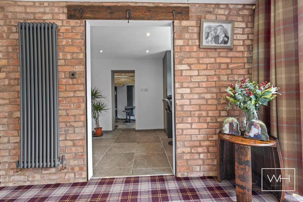 2 Colchester Court, 