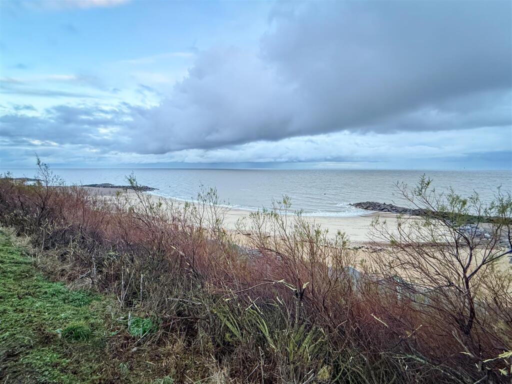 HOLLAND SEA FRONT