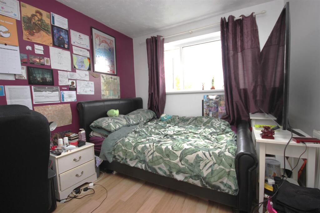 Bed 3.JPG