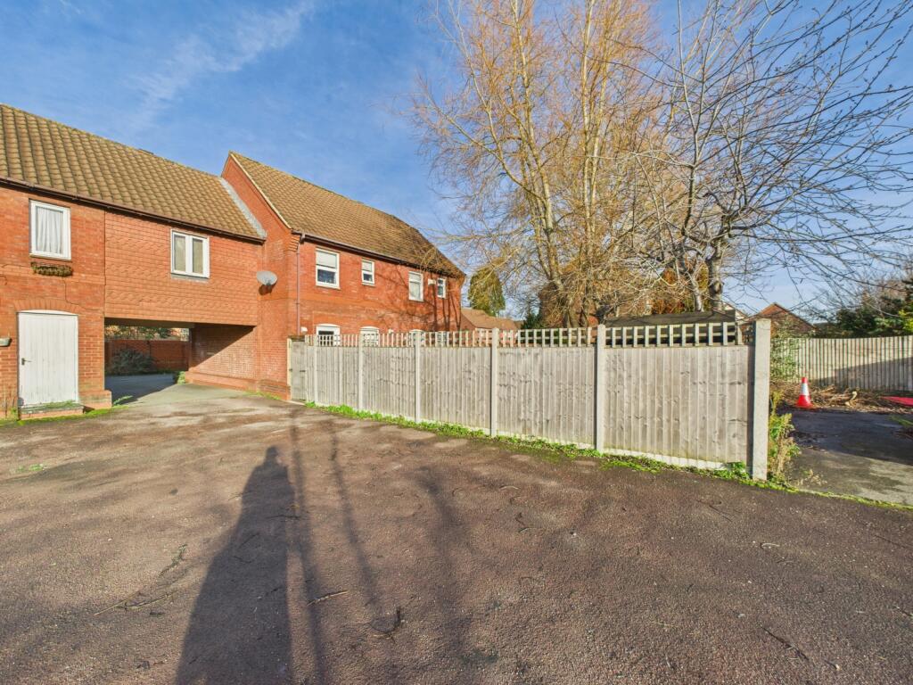 CAM02023G0-PR0186-STILL021