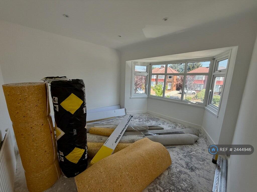 Bedroom 1 (Front)