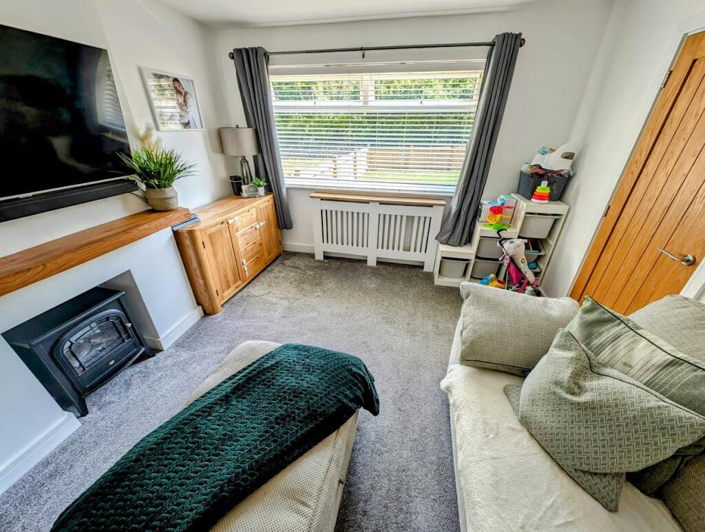 59 Mallard Close lounge 1.jpg