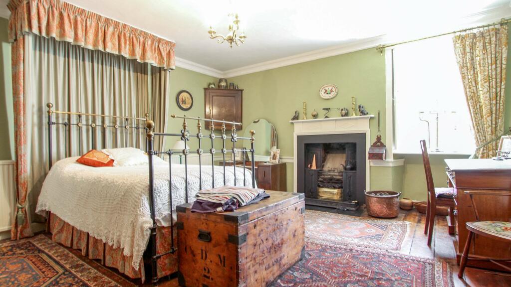 Bedroom 1 (Double)