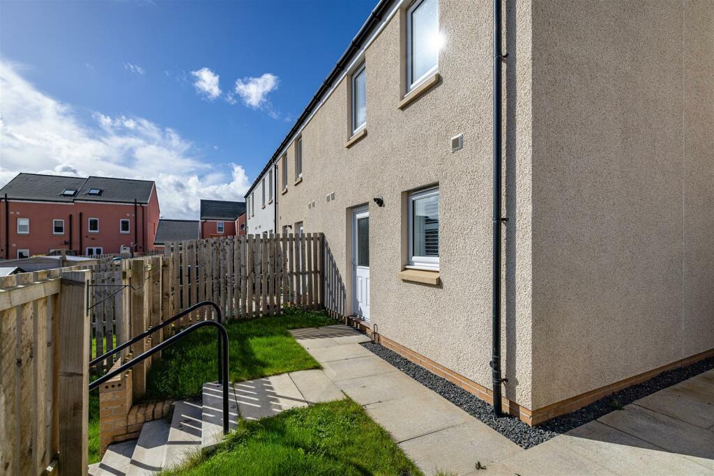 8 Knoll Park Place Galashiels 32.JPG