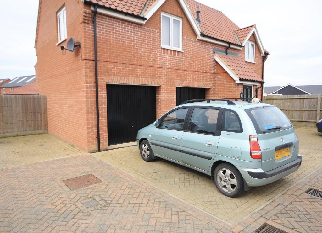 Garage &amp; parking