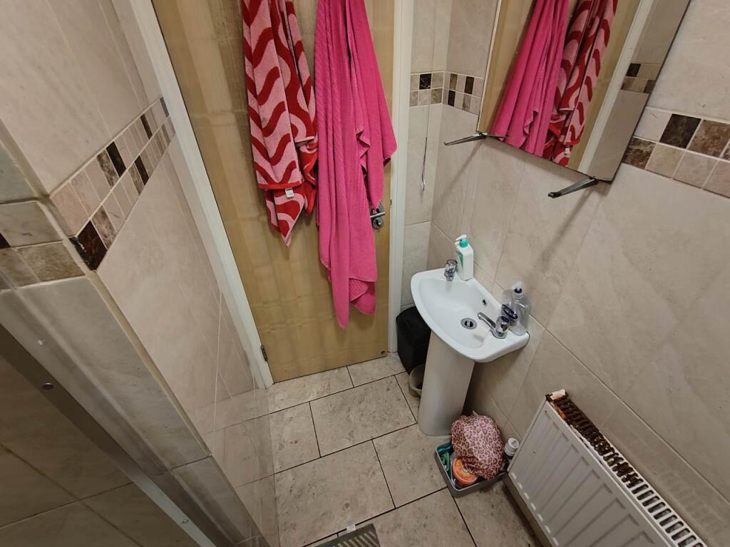 Ground floor bathroo