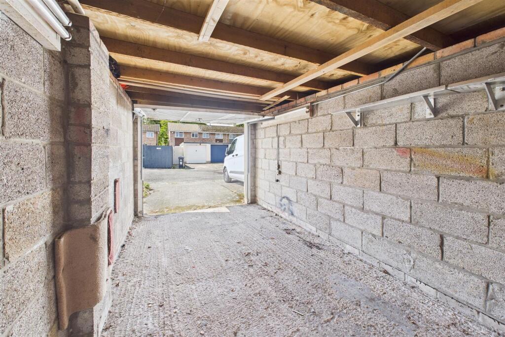Garage and Parking &#64;, King Edward Close Whitchurch