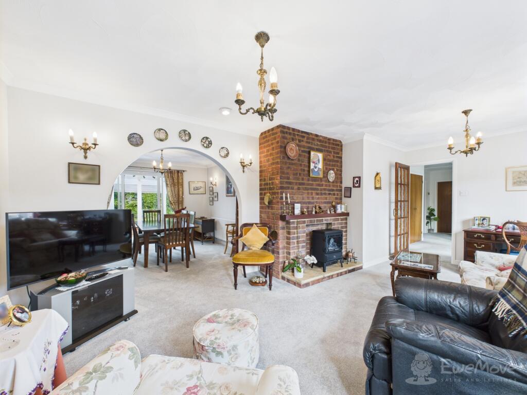 CAM03624G0-PR0148-STILL006