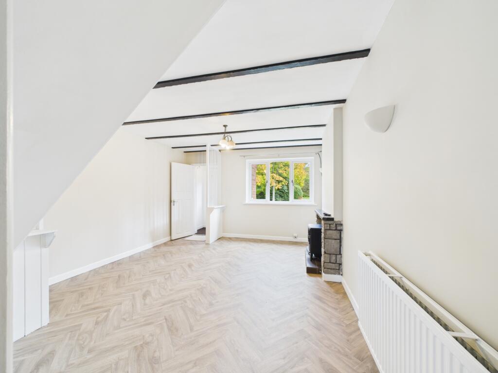 CAM02023G0-PR0178-STILL008