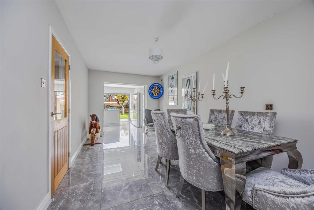 53 Fourth Avenue, Havant-Small-PorticoMarketing-So