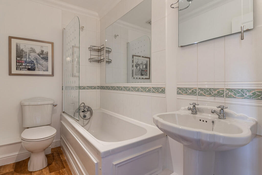 A20 - 4 Woodbury ...