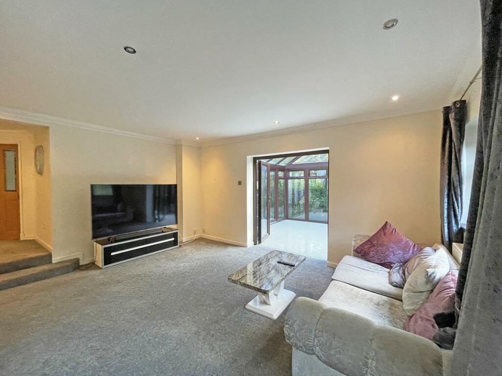 Wood Park 6 Lounge 3.jpg